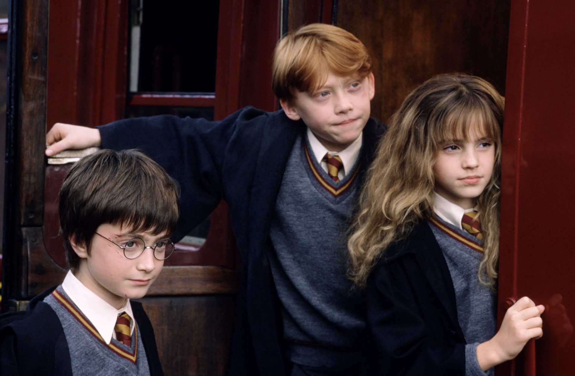 Why We Rewatch Harry Potter Every Autumn: 5 Essential Cinematic Reasons That Never Fade 2 harry_potter_throw_blanket_characters